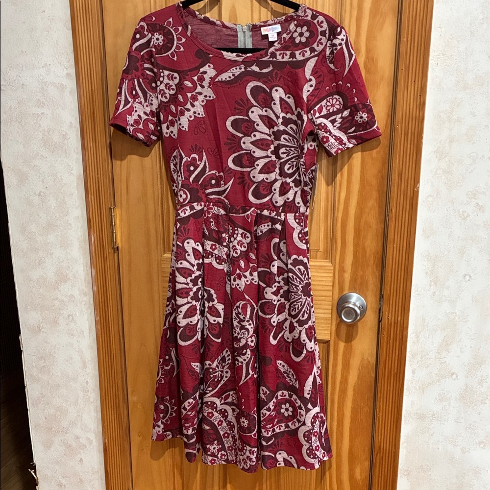 NWT LuLaRoe Amelia Dress M Medium Red Paisley Floral Pockets super cute